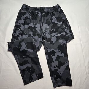 Under Armour Mens XL Loose Fit Elite Cargo Camo Tapered Pants Black/Grey
